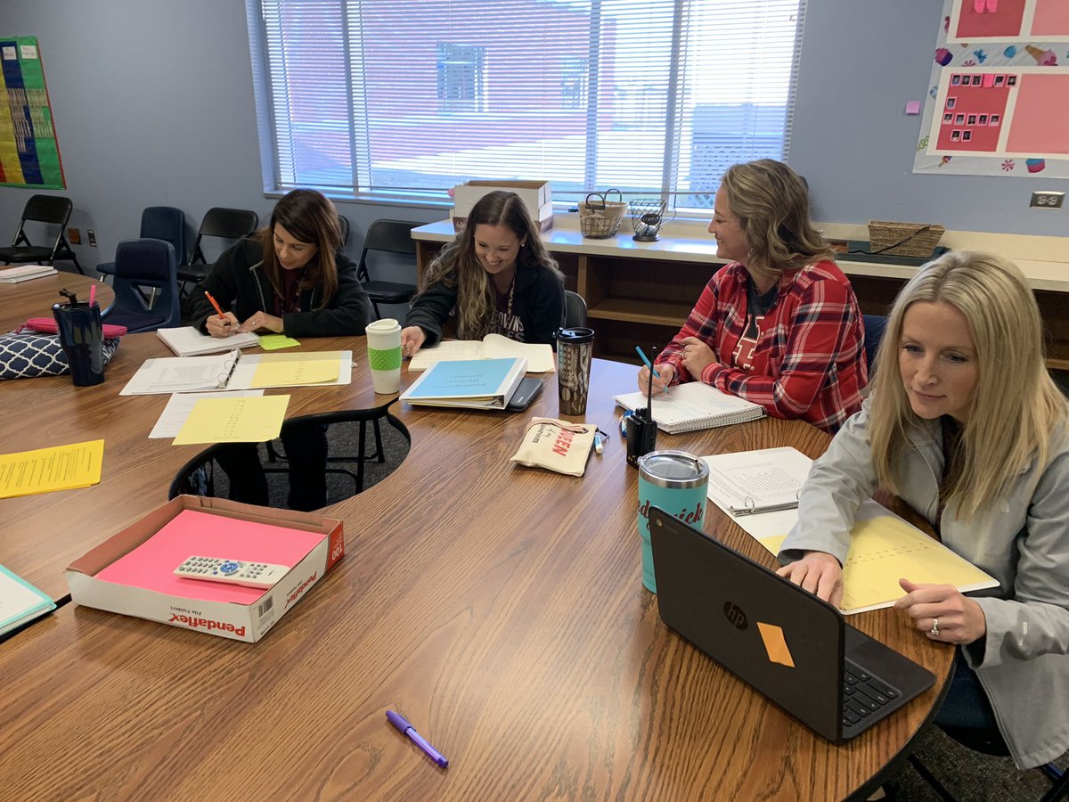 cpeshoward's tweet photo. Collaborating with the most amazing group of women! #kinder @TISDCPES #cpestwitterbingo ✅ Every child every day! #plcmodelschool @MsGenzerCPES @CPESSedgwick https://t.co/5QplAUI3ni