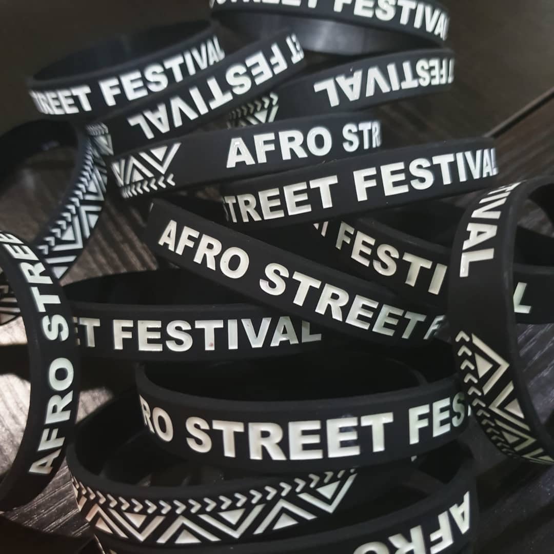Afrostreetfest's tweet photo. Come and grab your glow in the dark wrist bands. N500

Available for dispatch anywhere in the WORLD! DM your order! 

Show your symbol. The street is nigh.

#staywoke
#BlackFriday
#afrostreetfestival 
#coumtdown https://t.co/NUfjcsdU6R