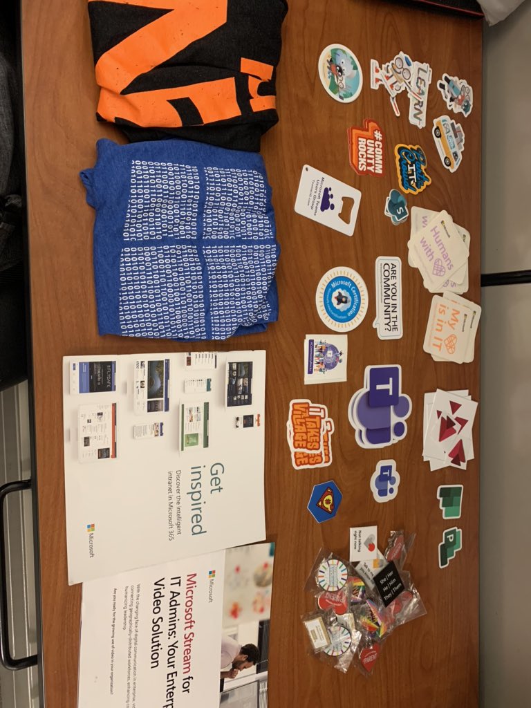 maarivh's tweet photo. This is me setting up a Ignite Swag station on my cube today for everyone that didn’t get to go. The biggest hit is for sure all the #HumansinIT pins and stickers 🤩 #HumanswithHeart #MyHeartisinIT #MSIgnite @MS_Ignite https://t.co/KepVOj5tgt