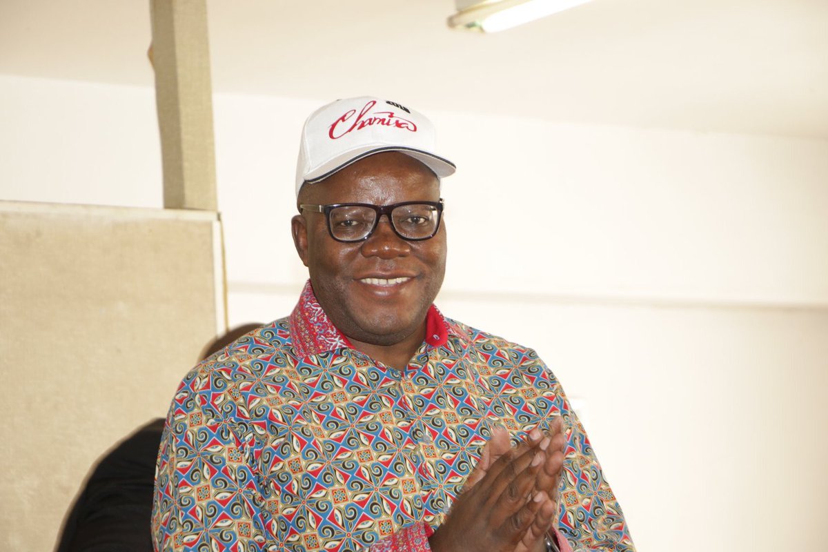 MamoyoT's tweet photo. We might disagree on many things but I’m sure whether you’re Zanu or MDC we can all agree that during GNU life became  bearable and all credit to @BitiTendai. He is one of the finest politicians in Zimbabwe and has been exposing Zanu’s looting through the  PAC zvinonyadzisa #mcm https://t.co/lnqUbaQvIJ