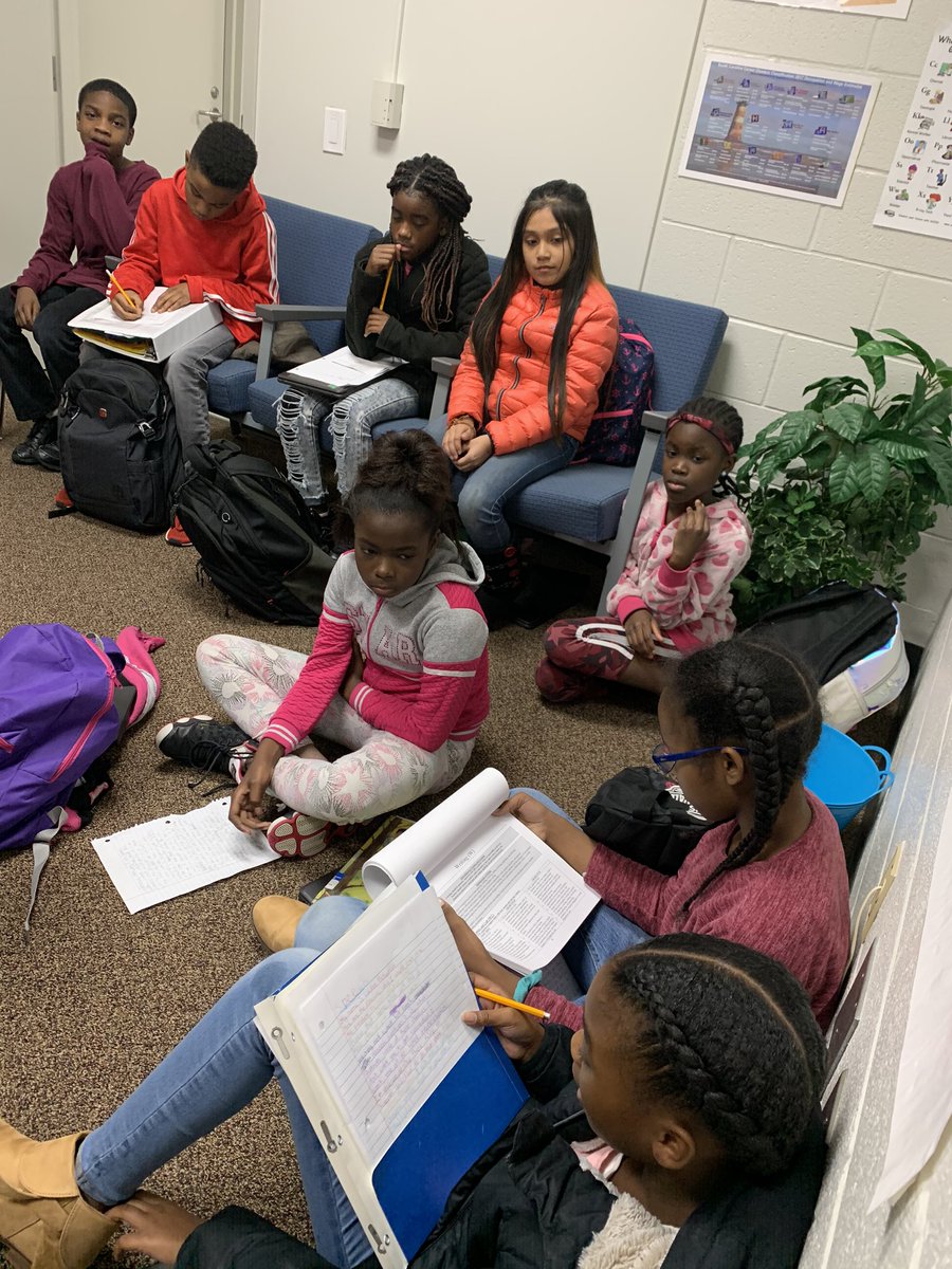 MatherineDixon's tweet photo. Today, I enjoyed working with our guidance counselor, Ms. Goodwin, and the @ArdenBeagles Student Council candidates! They really took their task of crafting a convincing, standards-based speech seriously! #literatelyarden #screadingcoaches https://t.co/PnSS5JZAa9