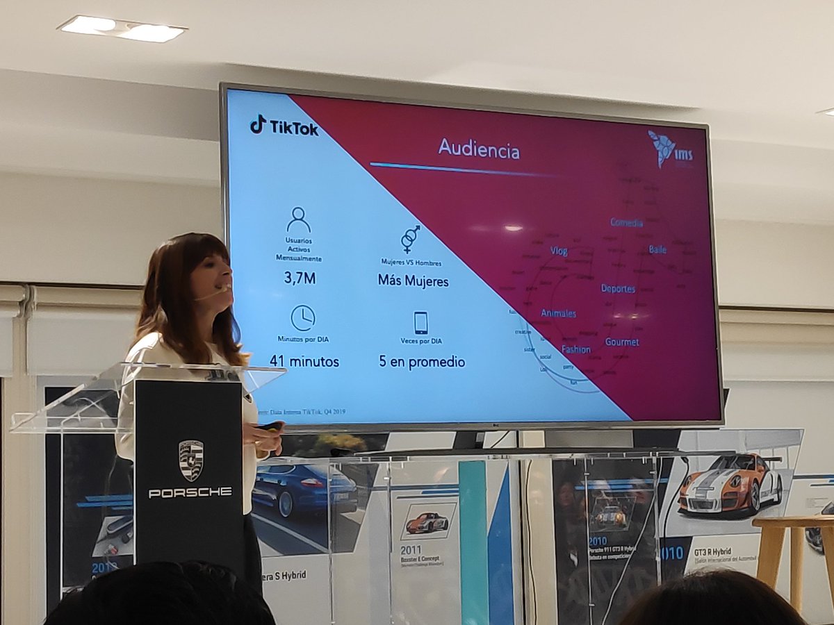 mafueri's tweet photo. "@tiktok_us se diferencia de las otras redes sociales en que no cuento que hago. Comparto conocimiento, creatividad y consumo contenido que hace mi día mejor" Emma Rodríguez de #TikTok #PorscheSmartMobilityLab @PorscheEveryDay En la 📸 datos de audiencia en España #socialmedia https://t.co/NXmNvN8she