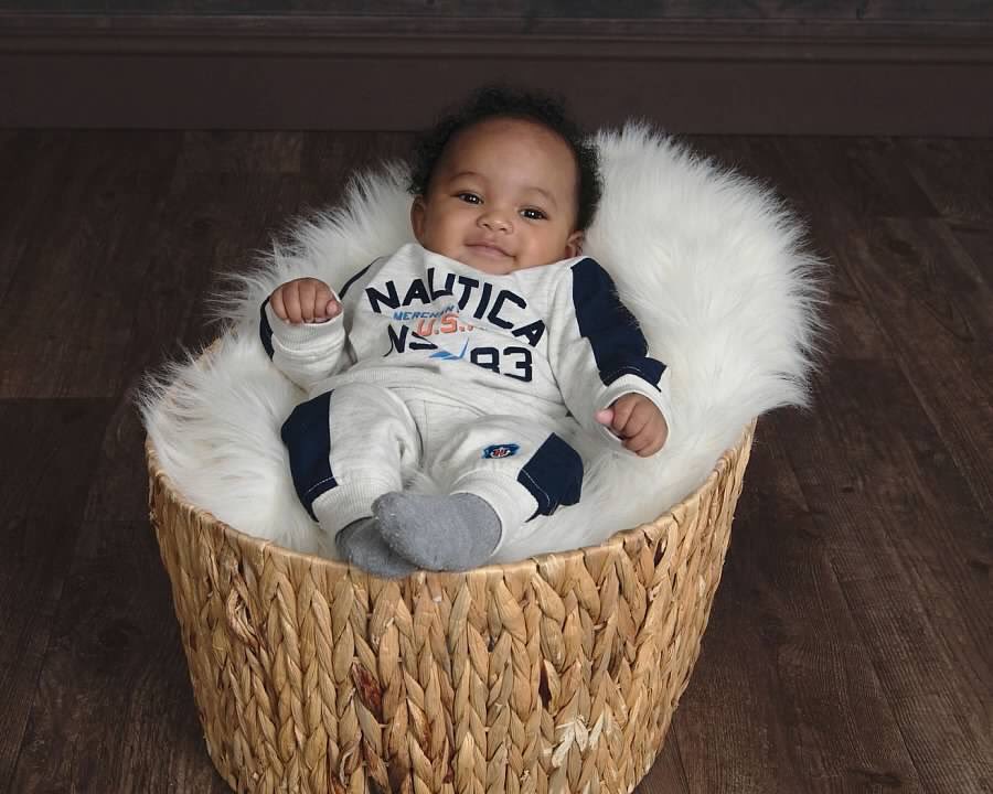 ITweet_ItRight's tweet photo. Family Pictures 2k19 🧡 https://t.co/3fIYQe5CsL