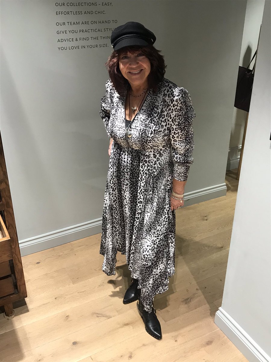 mv_beaconsfield's tweet photo. One of our customers looking fabulous in Beaconsfield today ❤️she is going to rock this outfit on stage tomorrow night 🎤In her Reunion gig of 70’s group Guys n Dolls https://t.co/c3AvS5KgPV