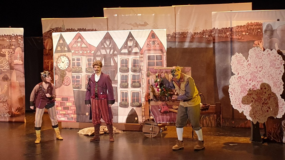 FerroTeatro's tweet photo. Ayer estrenamos la ópera infantil "Guillermo Tell" con gran éxito. Estamos muy contentos de los frutos de tanto trabajo.
#FerroTeatro #GuillermoTell #teatroinfantil #operainfantil #planesenfamilia
@CCSanchinarro https://t.co/PimEsPmhMK