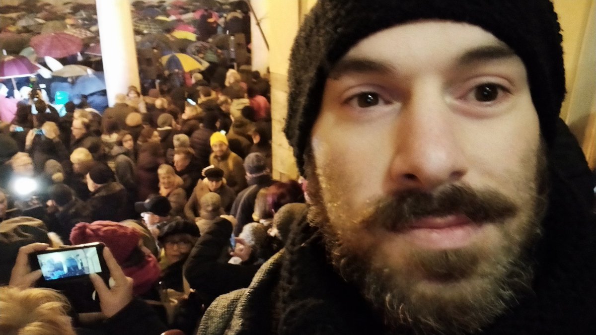 Iperbole_'s tweet photo. Che meraviglia stare qui a cantare Bella Ciao con migliaia di cittadini!

CHE SPETTACOLO QUESTA TERRA ❤️
#Modenanonsilega https://t.co/5323STCAGC