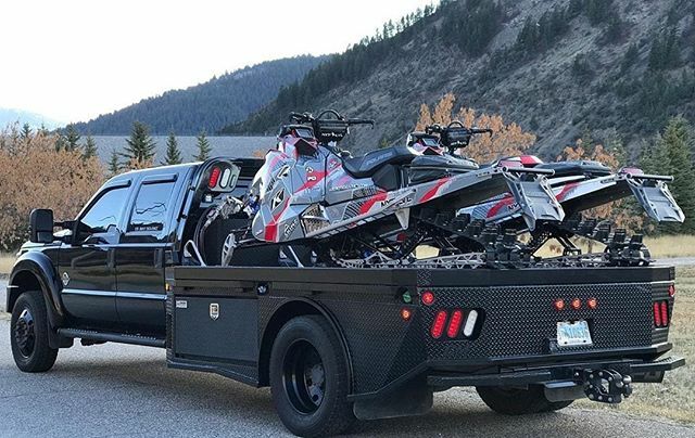 SledUSA's tweet photo. @sledneckdan's rig looking minty fresh. 👌🏼❄
📷: @sledneckdan
#SledUSA #RideWithPride #SledUSANation #Snowmobiling #ArcticFX #ArcticFXGraphics #Klim https://t.co/psXWxA7ysr https://t.co/fVktsHEHbq