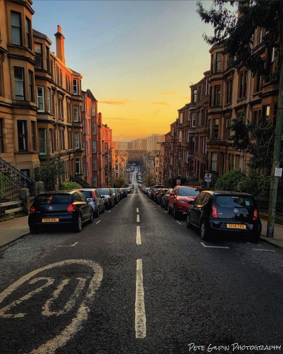 We love this snap of #Partick by Pete Gilpin Photography 😍 If you have any images of #Glasgow you’d like us to share, tag us and use our hashtag #IAmGlasgowLiving 📸