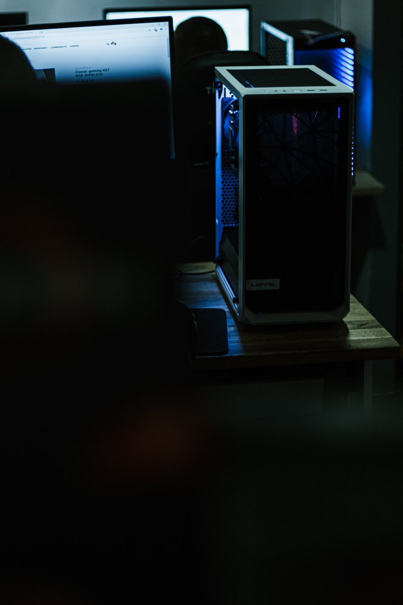 micro762's tweet photo. 🔥🧩 Bienvenue à eux 🥰
Titre de la photo :
« Simple moment de réflection »
Ou « simple moment de partage »
Et merci à Fabien Jouanne pour la photo 😘 et son implication dans notre projet de pc gamer Len’s...
#lenspc #pcgamer #hardware #collaboration #experience #micro76 https://t.co/3zyqkHaVZM