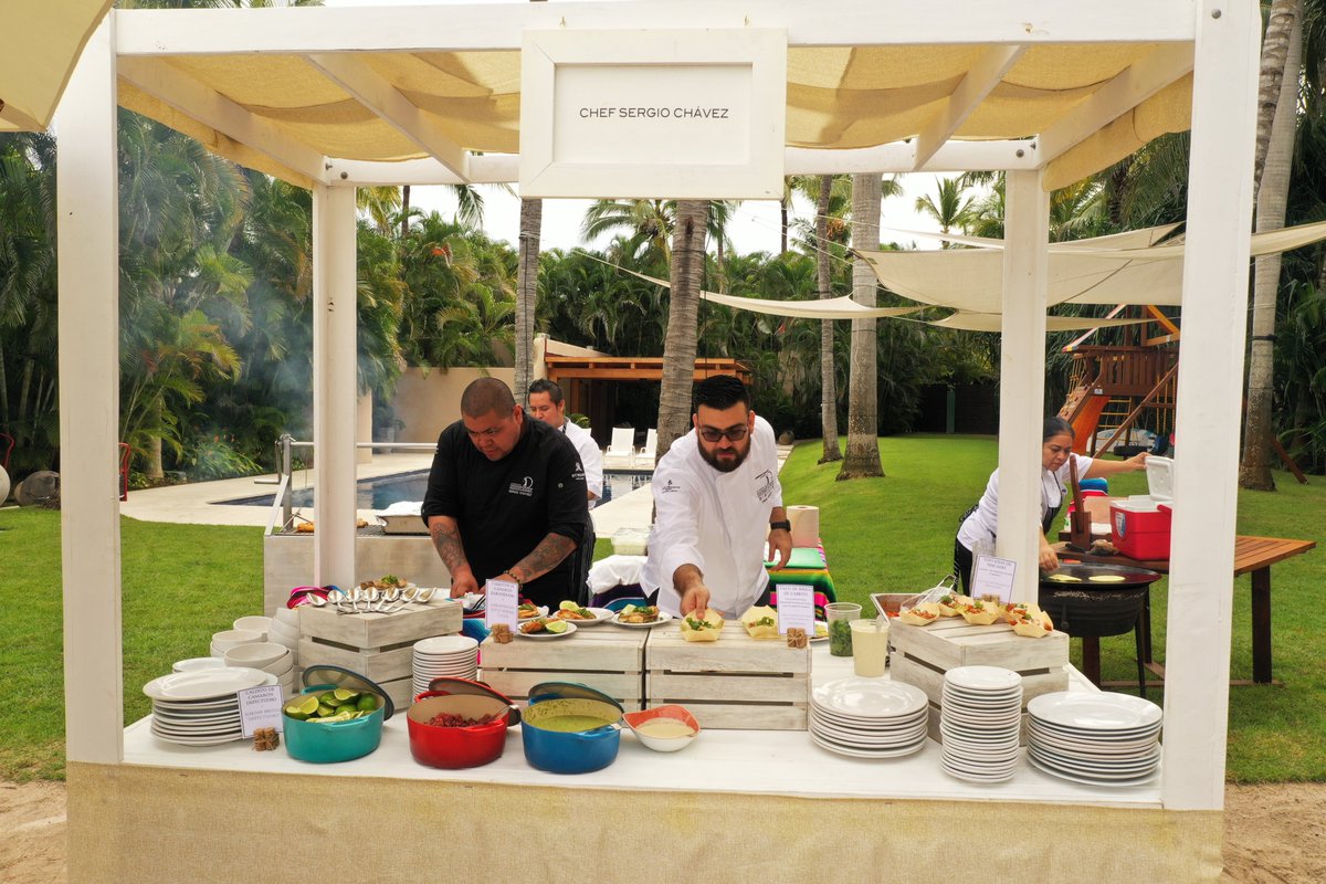 puntamitaMx's tweet photo. As the IX edition of the American Express Punta Mita Gourmet & Golf comes to an end, we would love to share the latest recap of the brunch sponsored by @RivieraNayarit we have been able to enjoy yesterday to round up such an unforgettable weekend! π #IXPMGG https://t.co/S12AOf6fmY