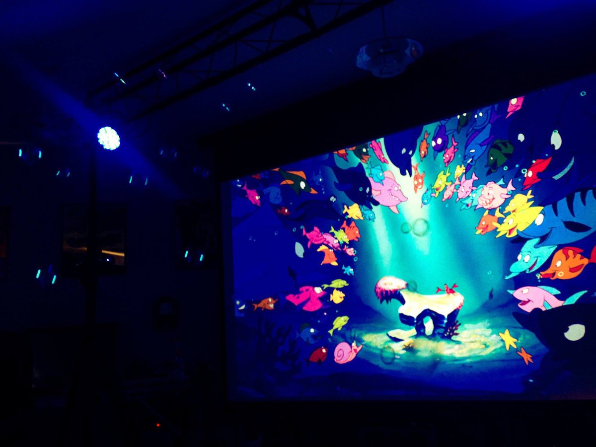 CinemaEvents's tweet photo. @aroma_prime Ooh this could be the missing element for our Little Mermaid screenings.. Up until now, it’s been scentless! Considered a kitchen scent for 🎶 Les Poissons 🎶, but didn’t seem like a good fit. THIS however... 🥳🤩 https://t.co/SqCdAs1dkp