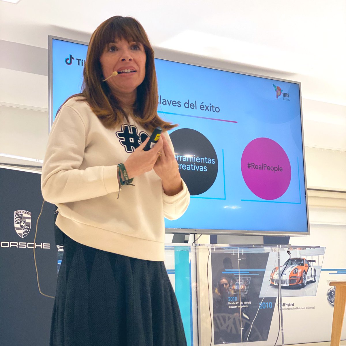 Porsche_Iberica's tweet photo. “Una de las claves del éxito de TikTok es la autenticidad de su contenido. Cada creador de TikTok es único y se nuestra como realmente es, lo que hace que sea especial.” Emma Rodríguez acaba su #innotalk dejando claro que TikTok ha llegado para quedarse. #PorscheSmartMobilityLab https://t.co/CQI6fmw9G5