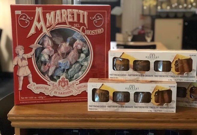 SalernoOundle's tweet photo. 🎄Christmas is coming and the Panettone’s are in 🎄.

Mixed Box of Panettone (includes 1xClassic, 1xChocolate Chip 1xChocolate Chip &amp; Pear 1xPandoro) £16.50.

Classic Panettone 750g £15.50

#oundle #peterborough #stamford #thrapston #panetone #amaretti #supportlocalbusiness https://t.co/3M80VlV8yF