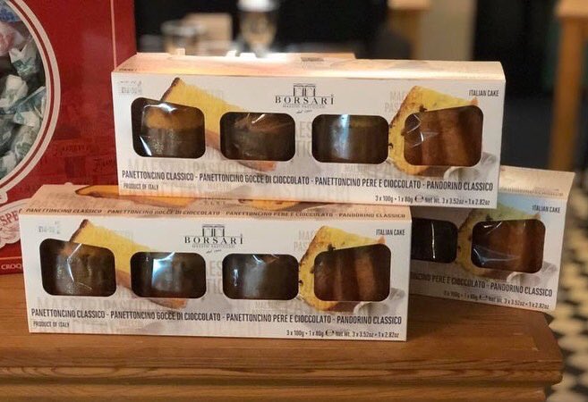 SalernoOundle's tweet photo. 🎄Christmas is coming and the Panettone’s are in 🎄.

Mixed Box of Panettone (includes 1xClassic, 1xChocolate Chip 1xChocolate Chip &amp; Pear 1xPandoro) £16.50.

Classic Panettone 750g £15.50

#oundle #peterborough #stamford #thrapston #panetone #amaretti #supportlocalbusiness https://t.co/3M80VlV8yF