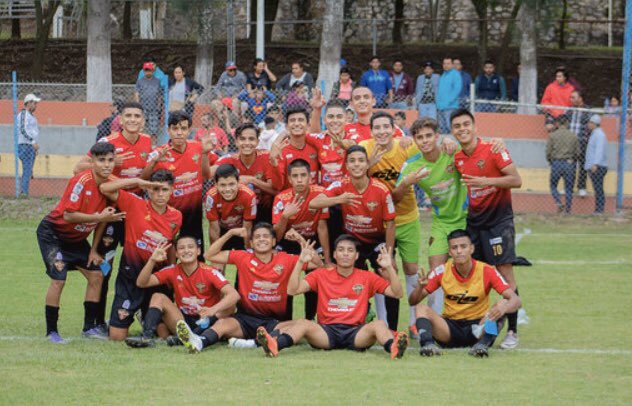 BUEN FIN EN ETZATLÁN
El KT cerró la fecha doble con victoria en casa frente a Acatlán.
<a href="/ligatdp/">Liga TDP</a> J13: Catedráticos 1-0 Acatlán
#SomoselKTdeEtzatlán