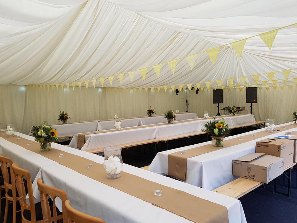 Some lovely photos of a 9x15m in the glorious sunshine. Do you have an event in the near future and need some cover? We cater for smaller and larger occasions. Get in touch today - 0800 088 6113 🎉🎪