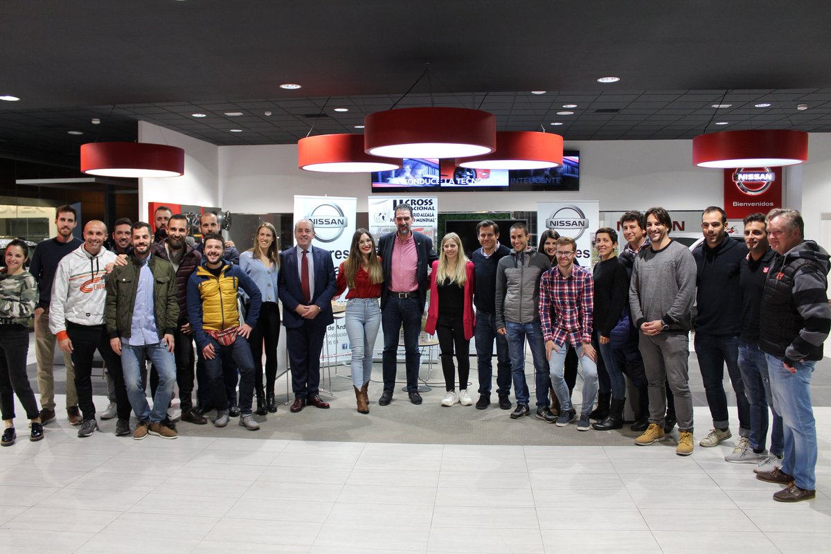 AytoAlcalaH's tweet photo. 🏃‍♂️ Esta tarde, @TorresLaraMotor ha acogido la presentación del II Cross Nacional "Aniversario Alcalá Patrimonio Mundial" con la participación del concejal @AlbertoBlazquez, @desivila98, @YaraPuebla y representantes @cervantesatl

#AlcaláEsDeporte https://t.co/cqxymrT6ZX