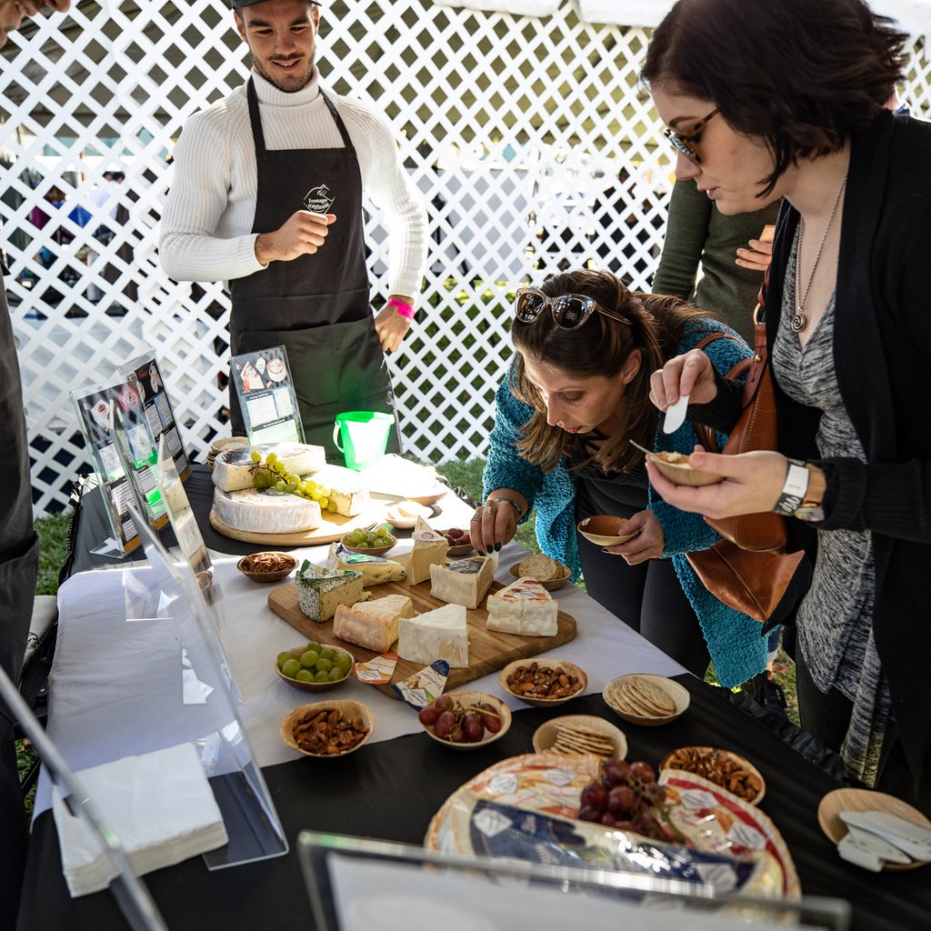 nolacheesefest's tweet photo. What a weekend ✨ 🧀 
Thank you, cheese lovers! We had a blast and are still recovering from our cheese comas. Stay tuned for more pictures and important announcements coming soon 😊 #NOLACheeseFest #FromageATrois Photos by Emily Ferretti https://t.co/2xQ1y0C8qq