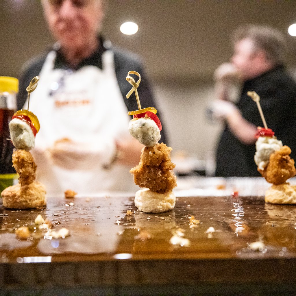 nolacheesefest's tweet photo. What a weekend ✨ 🧀 
Thank you, cheese lovers! We had a blast and are still recovering from our cheese comas. Stay tuned for more pictures and important announcements coming soon 😊 #NOLACheeseFest #FromageATrois Photos by Emily Ferretti https://t.co/2xQ1y0C8qq