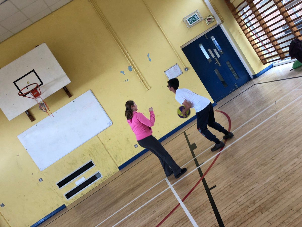 CSGBeActive's tweet image. 🏀  Myfyrwyr yn mwynhau eu sesiwn Byddwch Actif - Students enjoying their Be Active session -  🏀
#Pel-fasged  #Basketball