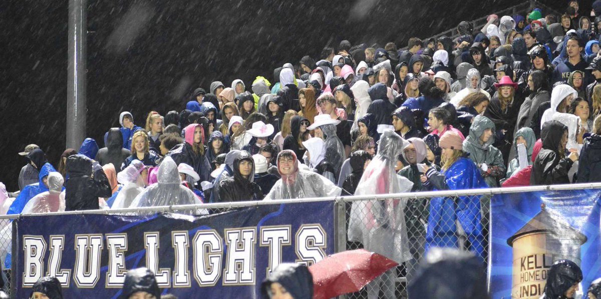 khs_creatures_'s tweet photo. 💙🤍2020 Football Szn🤍💙 https://t.co/NCaVNABkkD