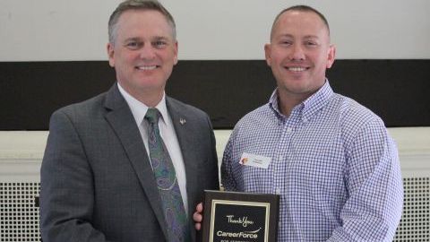 careerforcemn's tweet photo. CareerForce Disabled Veterans Outreach Program (DVOP) Specialist Anthony Poff was recently recognized for his work helping veterans address barriers to employment. Read more about his success here: https://t.co/55eRmXS3nr https://t.co/p0vcJzgQ0x