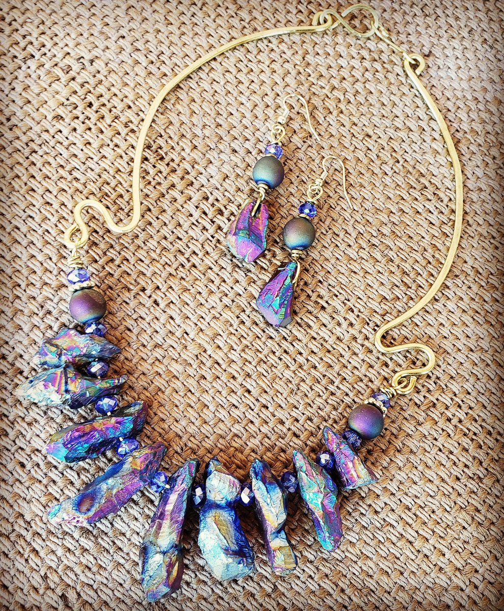 slcssacredgemz's tweet photo. Rainbow Hematite n Brass
#slcssacredgemz
https://t.co/BVY0FbYY7i
https://t.co/tPt8SkLMoJ
#jewelry
#handmade
#handmadejewelry #wearableart #artisticjewelry #ethnicjewelry #africanjewelry
#manbeads
#mensjewelry
#stylishjewelry
#wirejewelry
#necklaces
#earrings
#chokers
#armcuffs https://t.co/D7SSd6z2kp