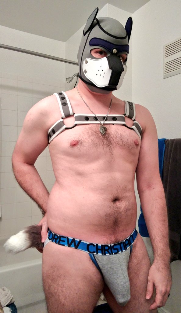 DatWolfTriton's tweet photo. Always nice to slip into something more comfortable after a long shift 🐺 https://t.co/sQ5WtKShEg