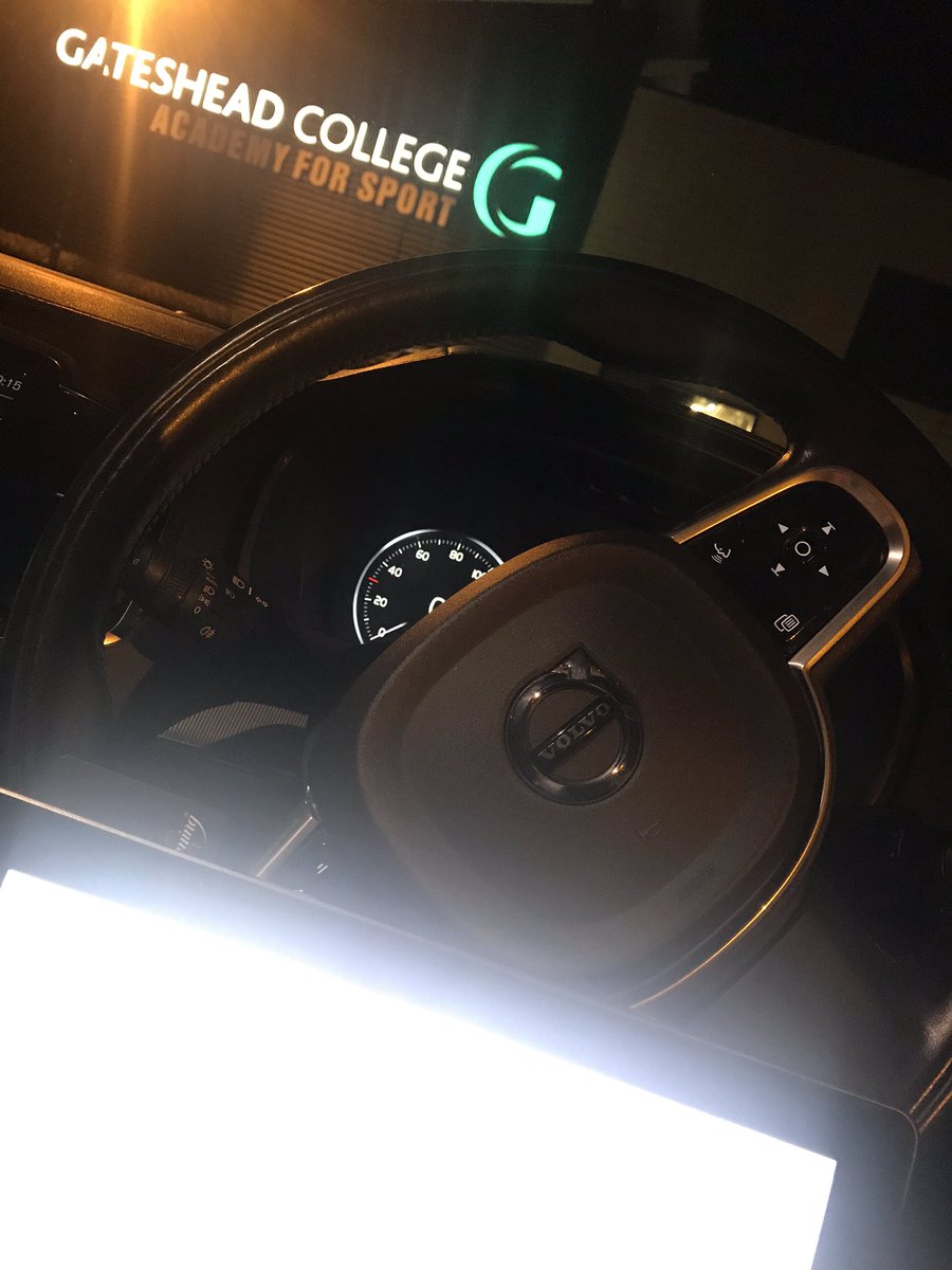 gemmafisher5's tweet photo. Doing my @SlimmingWorld #work while I wait for my son to finish football @gatesheadcoll @gatesheadstadium in my lovely new @volvocars #xc90 #workingmam #alwaysbusy #slimmingworldconsultant π https://t.co/MxhOHxJMLj