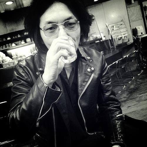 _MELTYOURFACE_'s tweet photo. Our latest #techno mix comes from #JapaneseTechno producer @shikikyokai AKA #DJShufflemaster following up from his release on @paulacazenave's @combineaudio #playitloud #techno #Lallapalooza https://t.co/4mk6gYkpd3 https://t.co/SJncst3SkZ