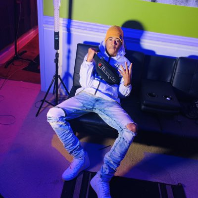 SwazyOnDaBeat's tweet photo. #NewProfilePic https://t.co/2cziyHfyED