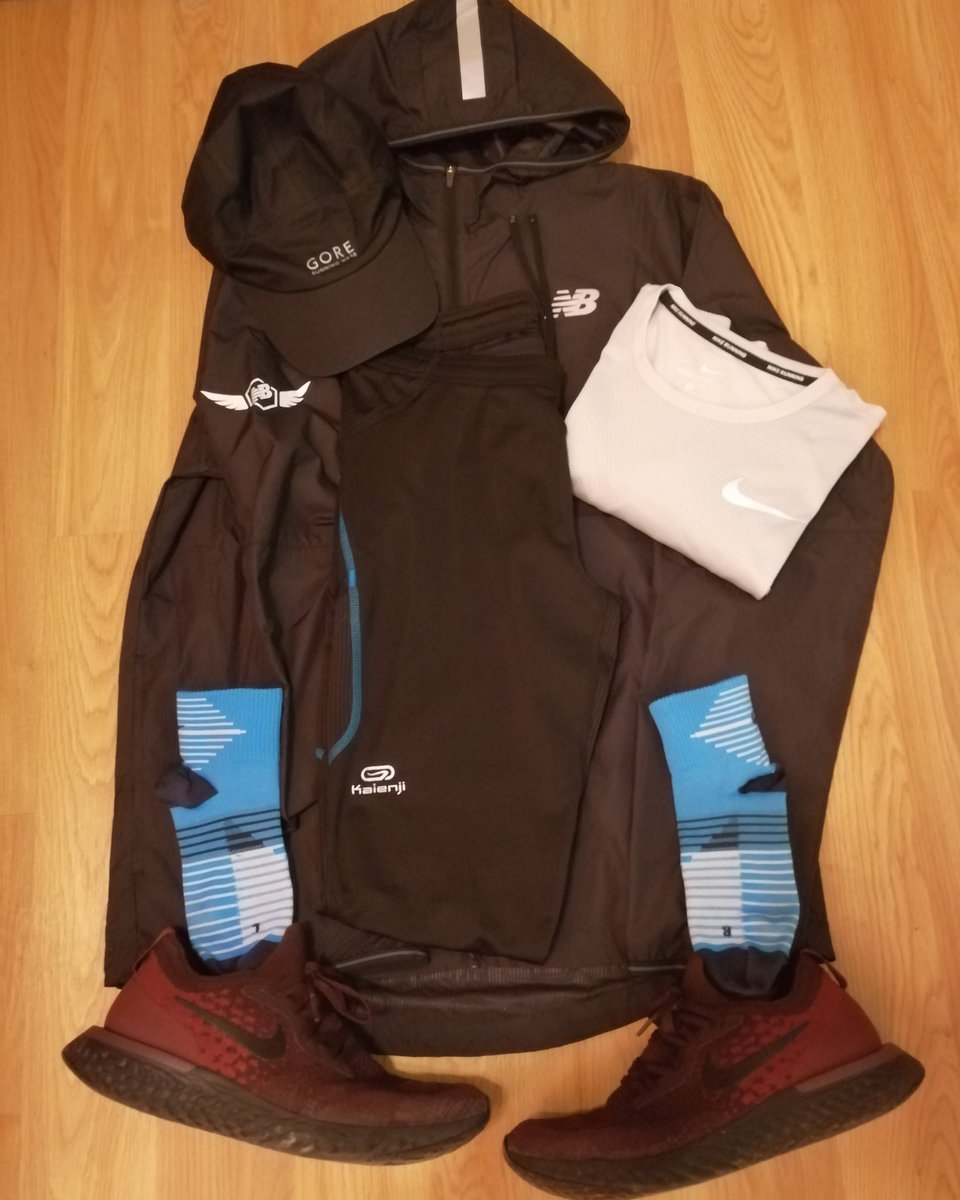 agrberty's tweet photo. Todo preparado para salir mañana, toca tirada de 12-15km a ver que tal.
#yoelegicorrer #nikerunning #soyrunner #soycorrerdor #garmin #garminau #garminvivoactive3 #vivoactive3 #nikeepicreactflyknit #epicreactflyknit #reactflyknit https://t.co/OLRt6eaejM