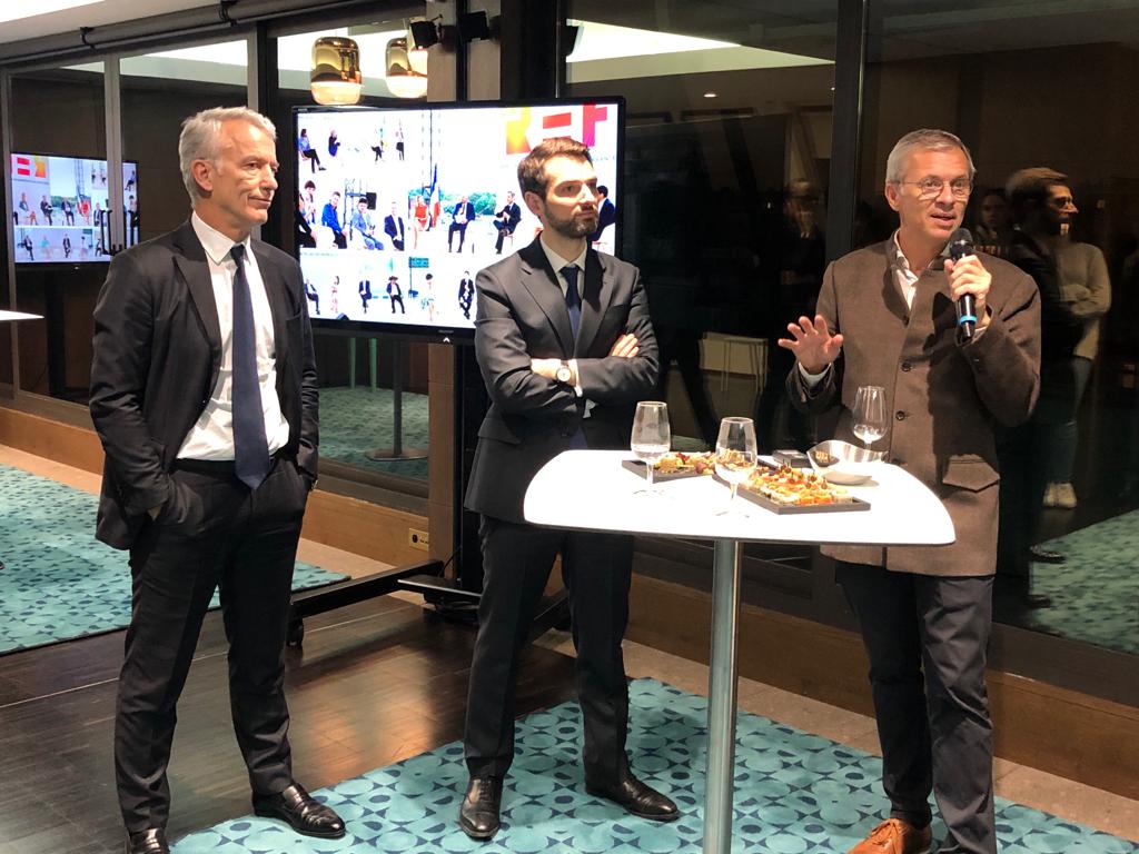 f_lesache's tweet photo. 📢 ÉVÉNEMENT I #LaREF20 🚀
➡️ lancement de la nouvelle édition avec @GeoffroyRDB @patrick01martin @fredericbedin et tous les partenaires (merci !). Des évolutions &amp; des innovations à venir pour amplifier le succès de #LaREF19. A suivre ! https://t.co/t6WYUqFXvT