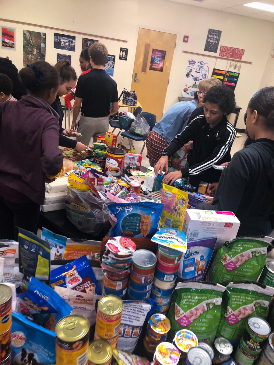 difyesci's tweet photo. This is what happens when a school comes together for the community! @NATIONALSAVE and @nhs_njhs members collected over 1500 items during Spirit Week! Soldier care packages for @AnySoldier go out next week! Way to go! @HorizonAcadFL @ltromley @BenWhitehouse98 @theREALDonMaier https://t.co/4J9a7Y4CkB