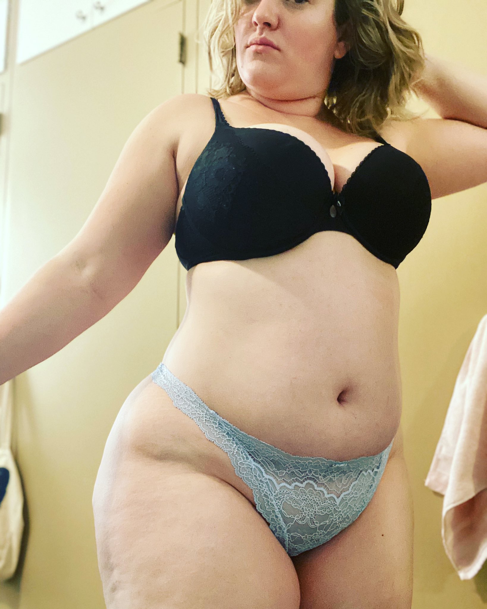 Lula su Twitter: New panties who dis?😋 📲 📸 #textme #chubby #tummy #fun #panties...