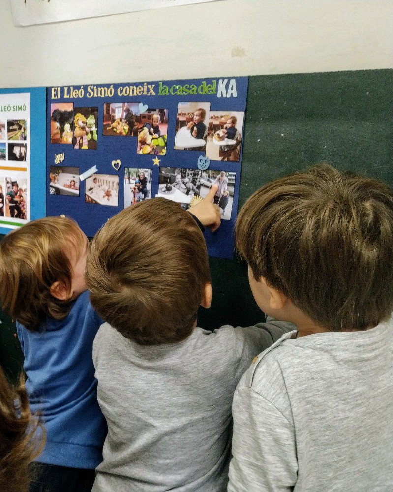 03Rolin's tweet photo. Ens encanta explicar als companys de la #llar què hem fet el cap de setmana amb la mascota de la classe 🦁🐸🐧!

#JEStGervasi https://t.co/bibnURRVDO
