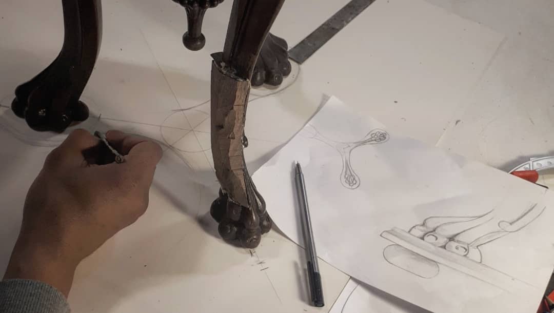 For those that haven't yet seen todays new episode of #therepairshop, here's a sneak preview. Don't forget that you can catch up on BBC iPlayer! For those that did catch it, I hope you enjoyed it 😀 .
.
.
.

#therepairshop #bbc #antique #furniture #restoration