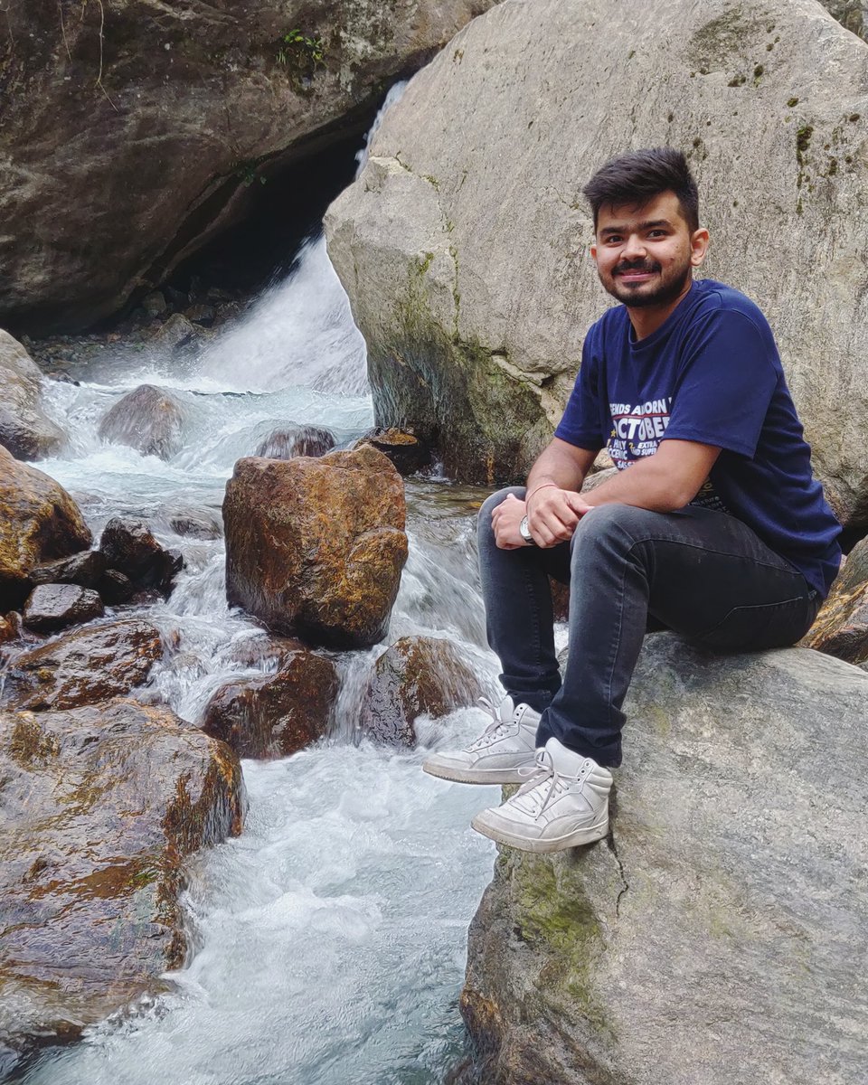 pavakunadkat's tweet image. Tum itna Jo muskura rahe ho
Kya gham hai jisko chupa rahe ho 
Aankho mein nami hansi labon par 
Kya haal hai Kya dikha rahe ho 
- Jagjit Singh @jagjitsinghfc @jagjitsinghofficial 
.
.
.
.
.
.
.
#Pavak #PavakUnadkat #jagjitsingh