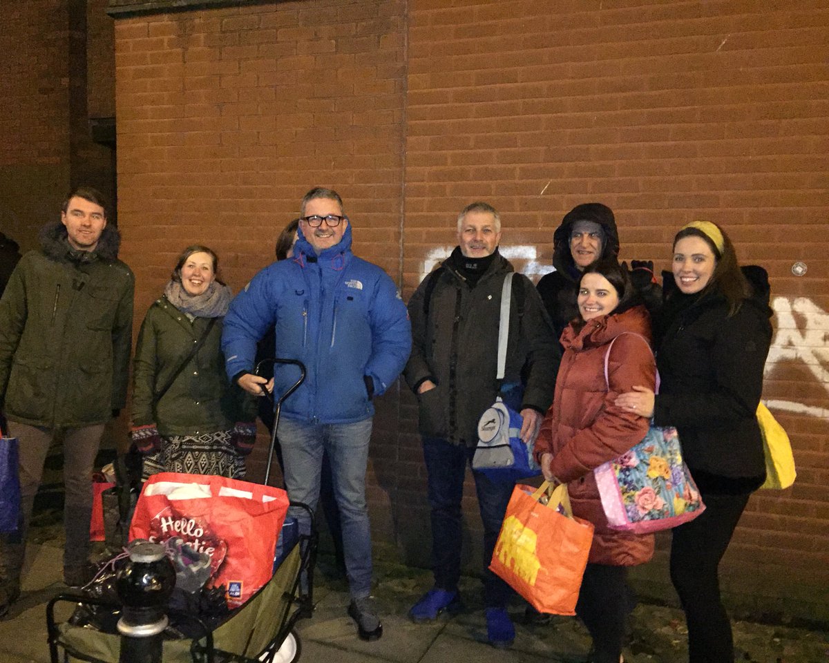 PapercupLPL's tweet photo. Temps set to fall to -5 tonight. Our team are out with hot drinks and soup, trying to get as many into #LabreHouse as possible. #PCP #HomelessNotWorthless https://t.co/rpvEKPuTCt