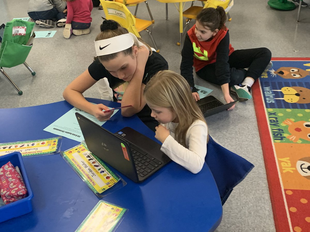 KOAikenElemMrT's tweet photo. Today our @KOGoldenEagles Aiken 5th graders are helping their kindergarten buddies log in to the chromebooks for the first time! #KOproud #KOmmunity #kindergarten5thgradebuddies https://t.co/0Ym0gbVA9q