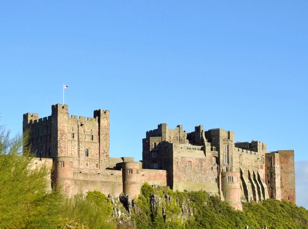 Bamburgh today.  Simply glorious.
@Bamburgh_Castle @northcoastaonb <a href="/NlandDelights/">NLand_Delights</a> @NTNorthd_Coast @NTNorthd_Coast #Northumberland
