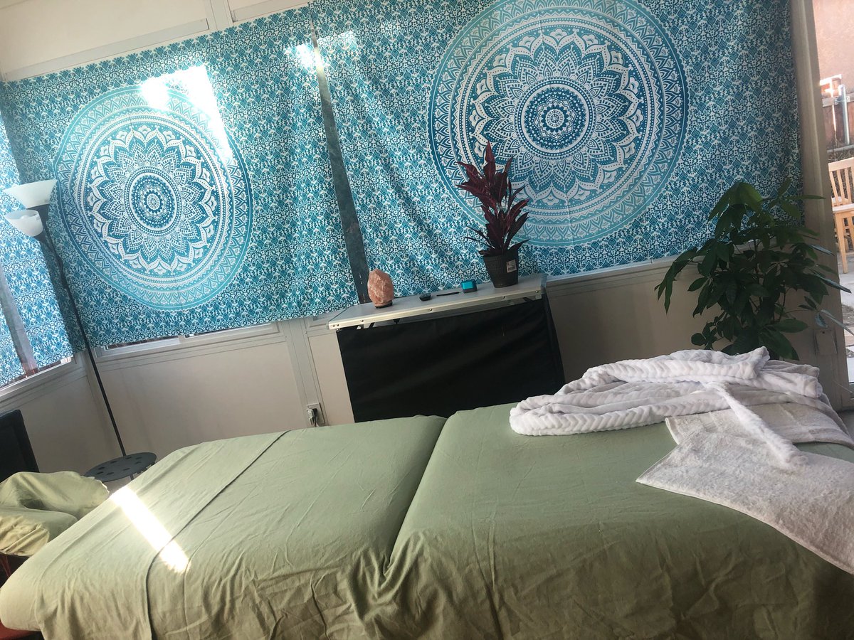 EmemMeditation's tweet photo. Enough sunshine ☀️ in for natural light, enough shade 😎 to unwind and relax 
-☮️❤️➕ https://t.co/fjGoHxrjnt