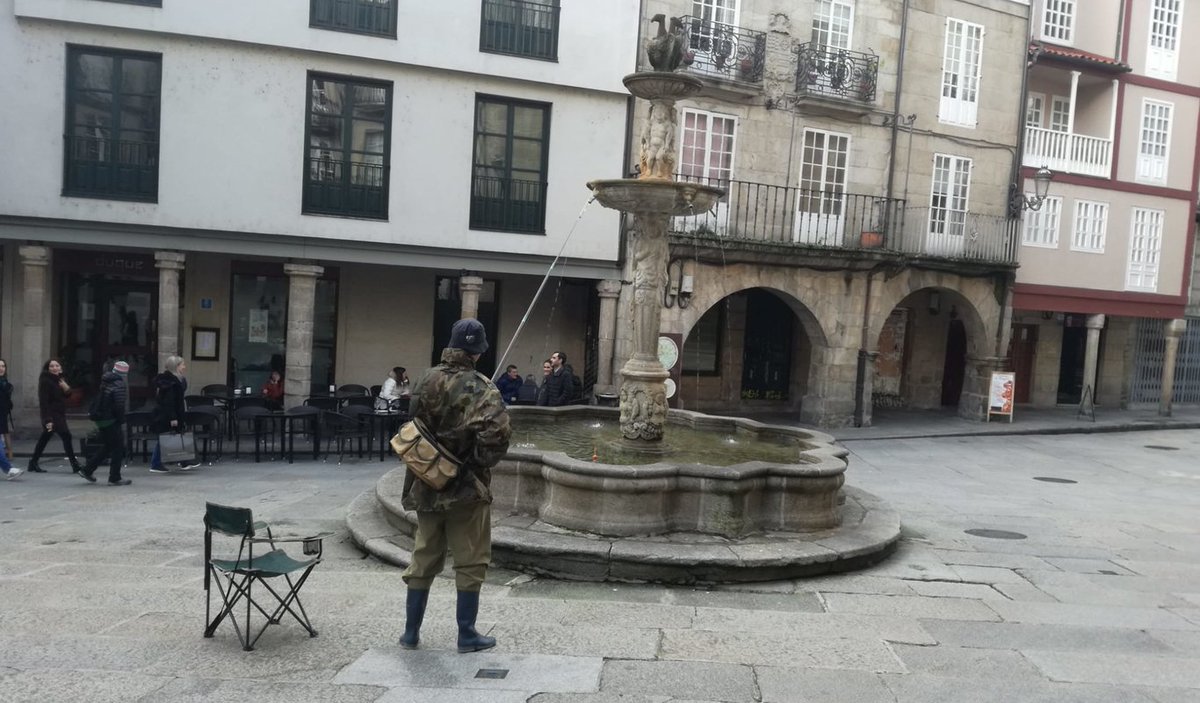 j053t3's tweet photo. @Vigoalminuto Ya estuvo por varias ciudades haciendo lo mismo, en Ourense ha estado  en la plaza  del Hierro...

https://t.co/v1roYa23nt https://t.co/WwfEmffjxb