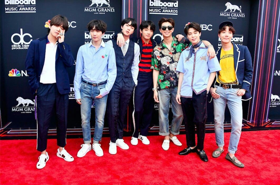 exposedbts's tweet photo. nós dividimos os horários e cada país faz stream em um determinado horário de acordo com o fuso horário de seu país.

Convidamos vocês para fazerem parte desse projeto conosco e nos ajude a divulgar o projeto e a levar os 1bi para os meninos https://t.co/59FaJMHb3K
