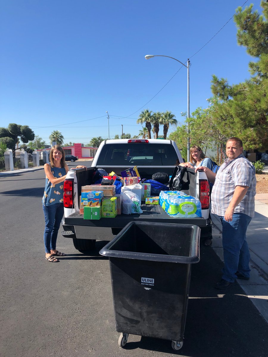MMCContractors's tweet photo. Our Las Vegas office recently worked alongside the Nevada Partnership for Homeless Youth (NPHY), serving dinner to young adults in need of a meal. We are proud to volunteer with #NPHY and had a wonderful time spending the afternoon with members of our community. https://t.co/PwnOr1sLp1