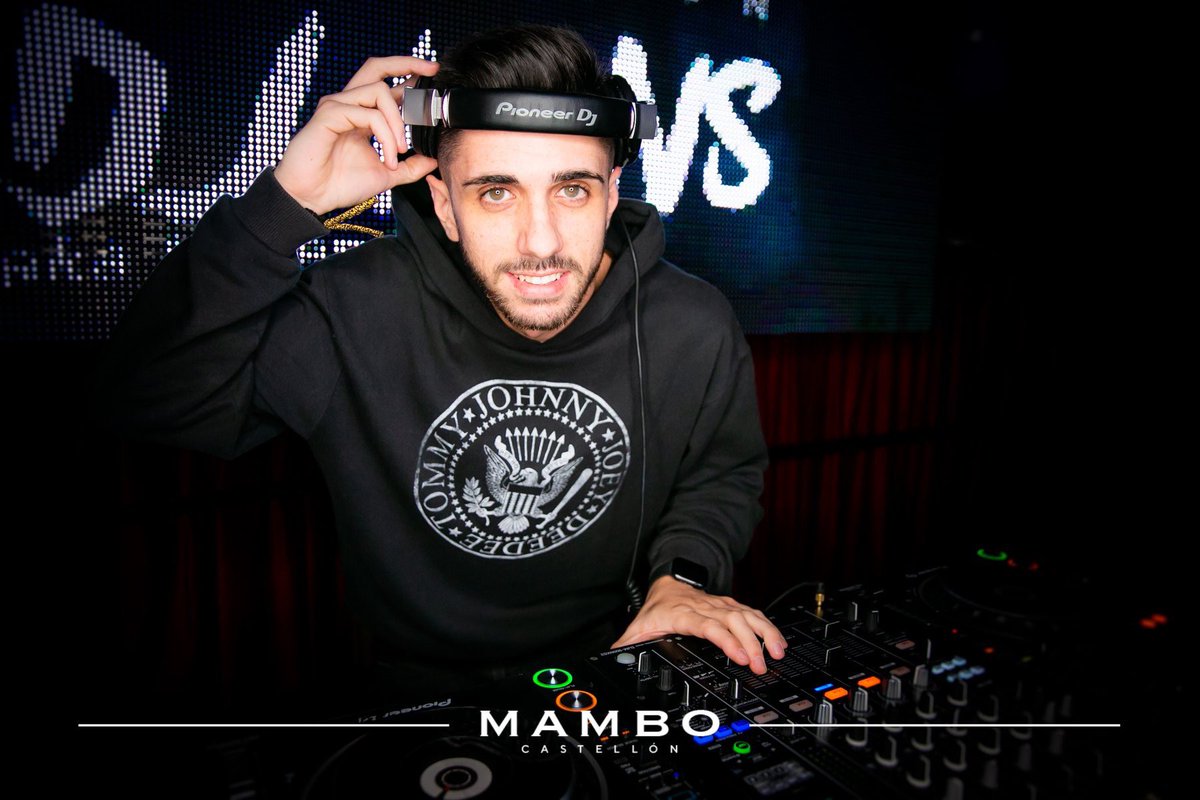 DjLens9's tweet photo. RAMONES🤘🏻🎸
▪️ 
▪️
▪️
#DjLens #music #dj #djing #djlife #ramones #mambo #castellon #pioneer #like https://t.co/sDb04WqlAO