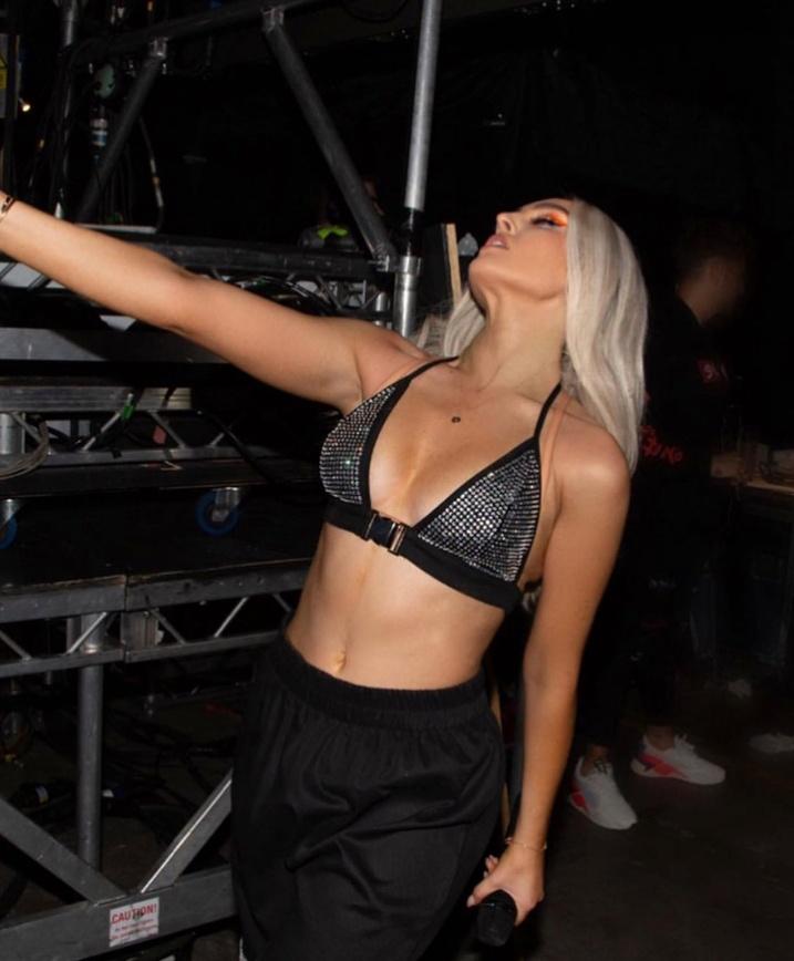 "Las mejores personas llegan sin ser buscadas."