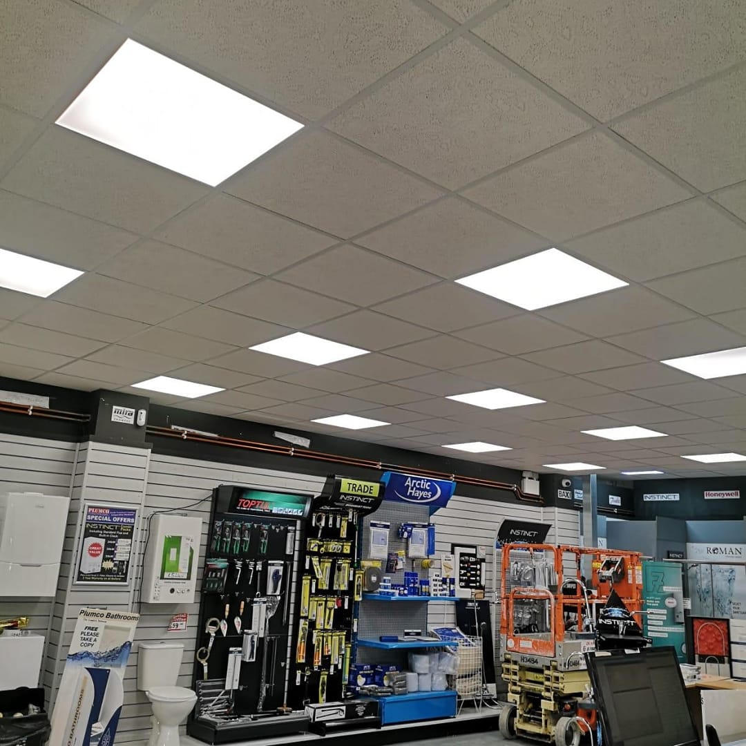 NewPhase9's tweet image. Ｂｅｆｏｒｅ ＆ Ａｆｔｅｒ
@plumcoltd 
Plumco 
Chesterfield 
⚡
New Celing has been installed to fall in line with the #new LED Lighting 
⚡
Producing more efficient lighting output &amp;amp; of course ... energy efficiency 🌏
#ledconversion #electrician #electrical #eco #energyefficient