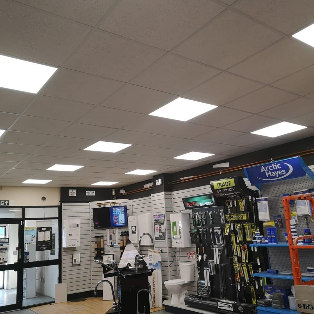 NewPhase9's tweet image. Ｂｅｆｏｒｅ ＆ Ａｆｔｅｒ
@plumcoltd 
Plumco 
Chesterfield 
⚡
New Celing has been installed to fall in line with the #new LED Lighting 
⚡
Producing more efficient lighting output &amp;amp; of course ... energy efficiency 🌏
#ledconversion #electrician #electrical #eco #energyefficient