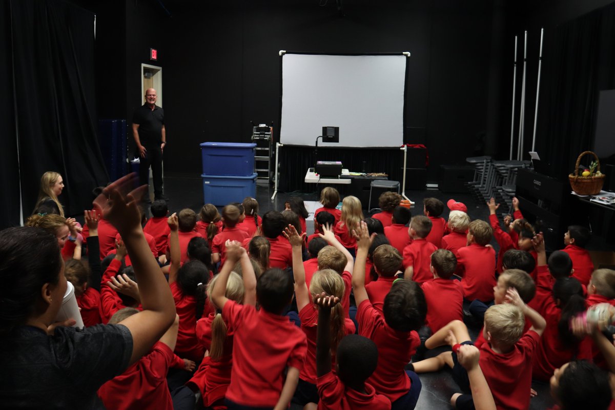 BISHouston's tweet photo. What better way to learn more about toys than a puppet show in the black box! #Year2 #IPCEntryPoint #ToyMakers #NAEBeAmbitious https://t.co/iUAGQklcSz